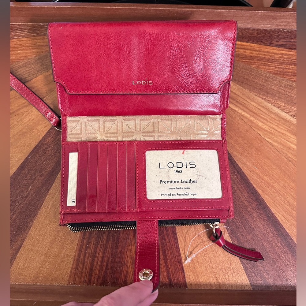 NEW Lodis Blair Smartphone Wristlet Red Leather RFID - Picture 3 of 12